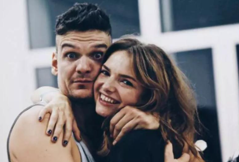 Apariție rară pentru Tudor Chirilă și iubita sa, Iulia Mîzgan! Cei doi impresionează prin eleganță și discreție după 14 ani de relație