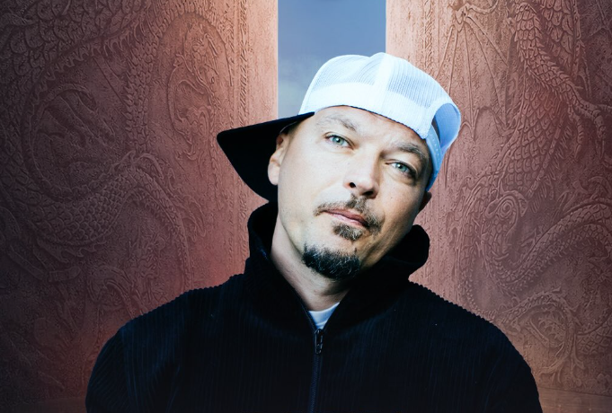 Puya a răbufnit în timpul unui concert, după ce i s-a cerut să oprească show-ul: „Ce vrei de la mine? Ferească Dumnezeu!
