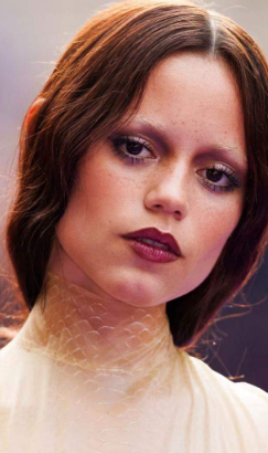 Cel mai nou trend de beauty de pe TikTok: să pari obosită
