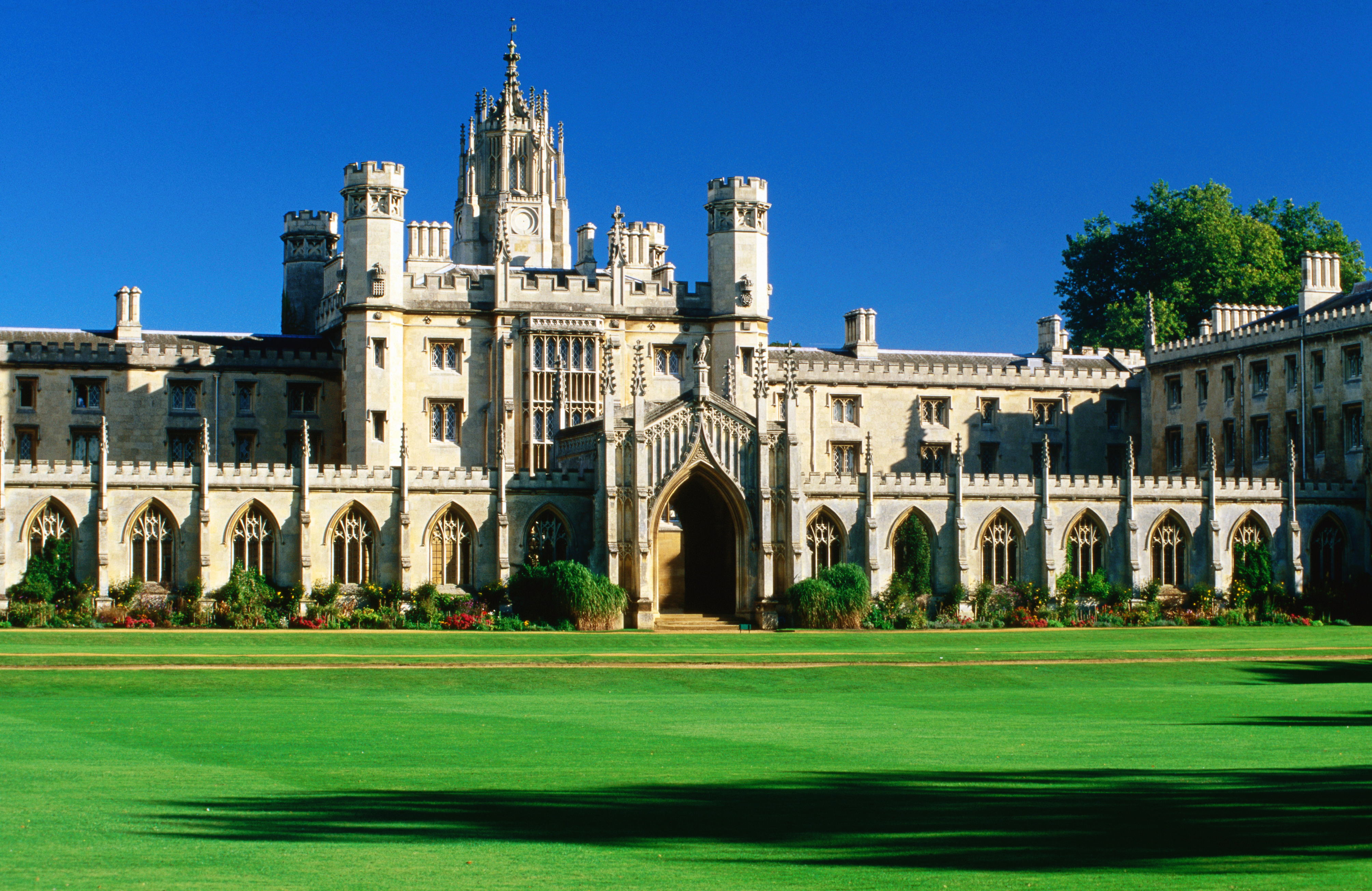 Limba Română devine materie de studiu la Universitatea Cambridge