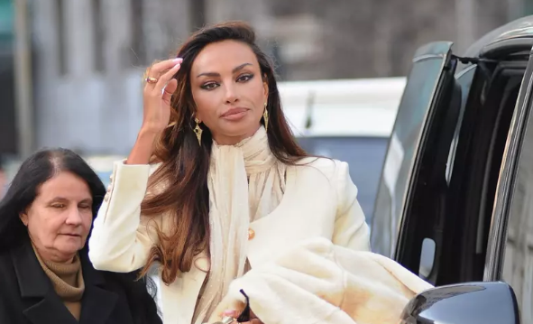 Mădălina Ghenea cere 5 milioane de euro despăgubiri româncei care a hărțuit-o online ani întregi